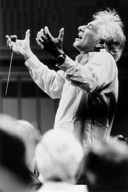 Leonard-Bernstein-conducts